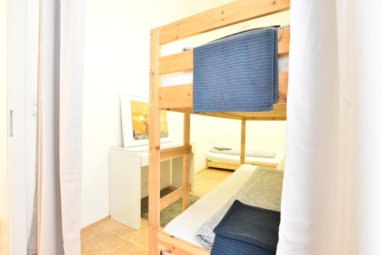 Riesiges Zentrales Apartment Mit Parkplatz Innsbruck Esterno foto