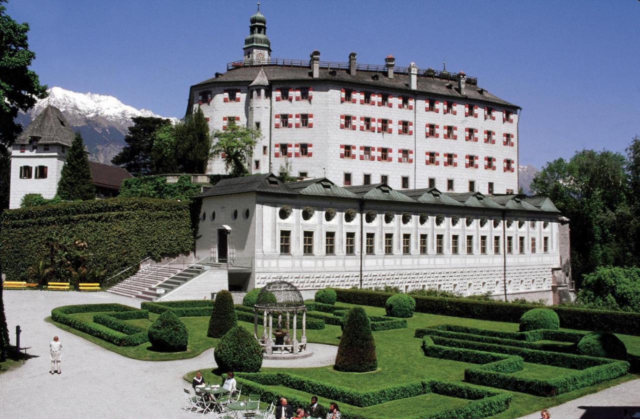 Riesiges Zentrales Apartment Mit Parkplatz Innsbruck Esterno foto