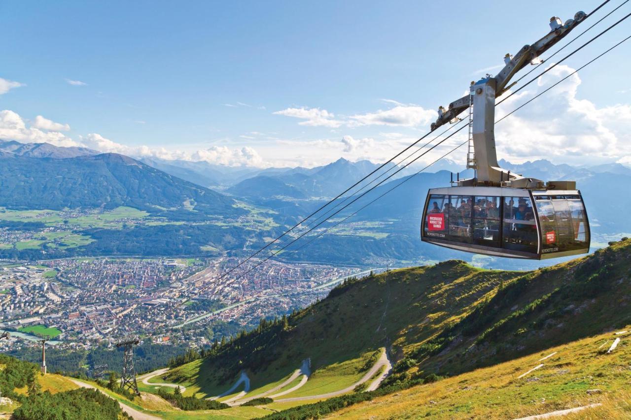 Riesiges Zentrales Apartment Mit Parkplatz Innsbruck Esterno foto
